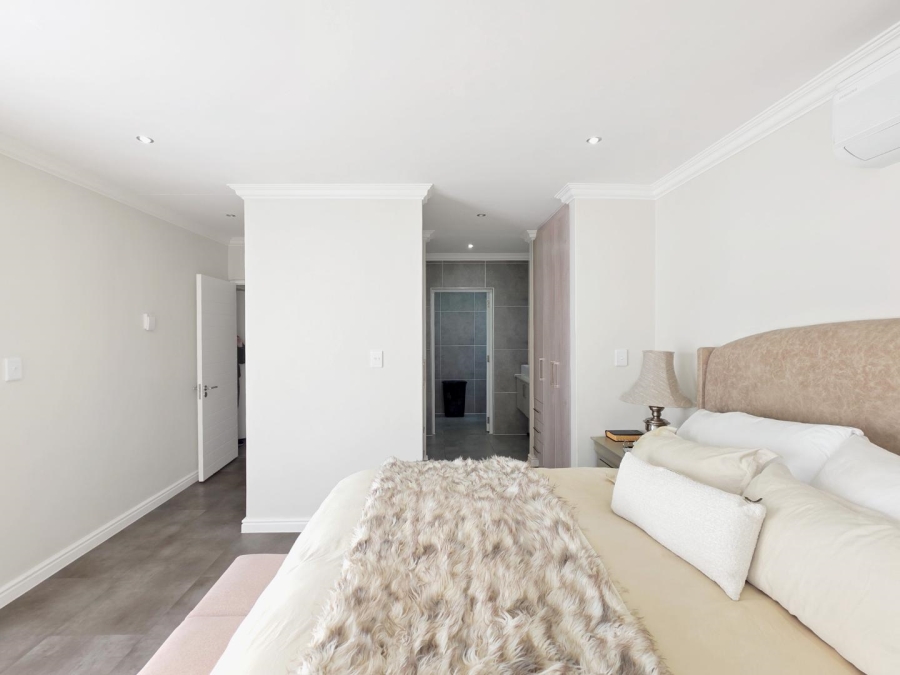 3 Bedroom Property for Sale in Sunningdale Western Cape
